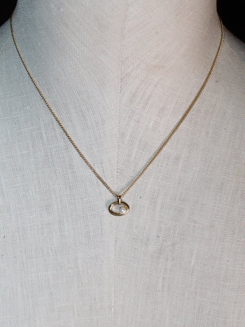 J. Crew Simple Gold Tone Oval Faux Pearl Pendant 18" Necklace